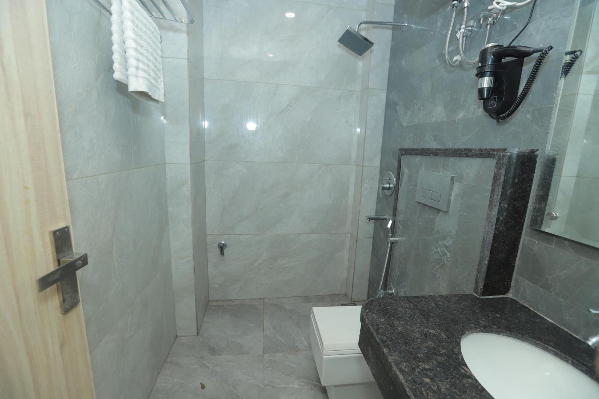 Zed - Near Delhi Airport 3* New Delhi